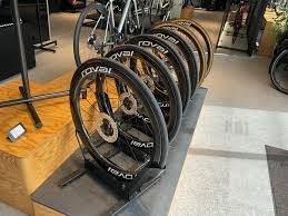 ホイールのグレードアップで楽しましょう